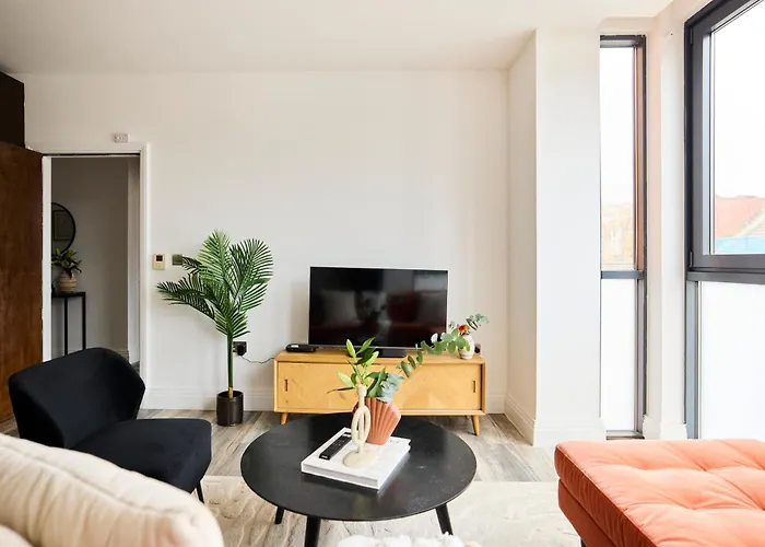 The Harlesden Breakout - Glamorous 2Bdr Flat